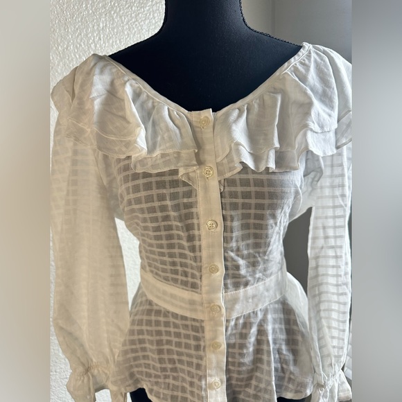 Elegant White Ruffled Dress - Picture 1 of 5